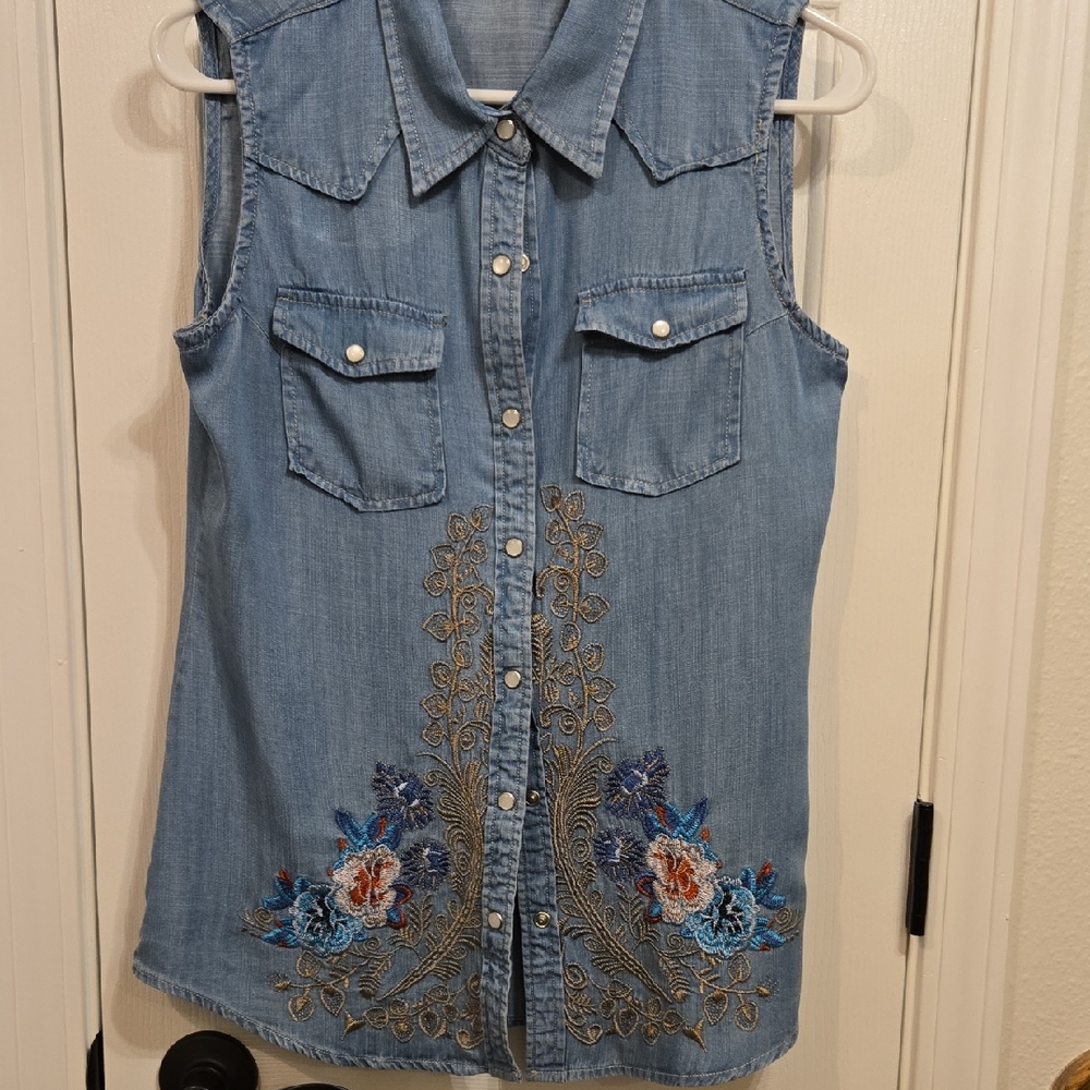 Western Style Paparazzi Light Blue Denim Sleeveless Top With Floral Embroidery